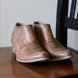 Chestnut Short Boots